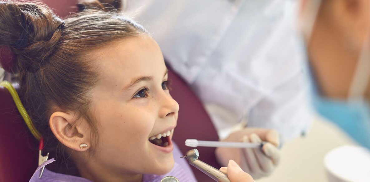 3 manieren om de tandarts leuk te maken voor je kind