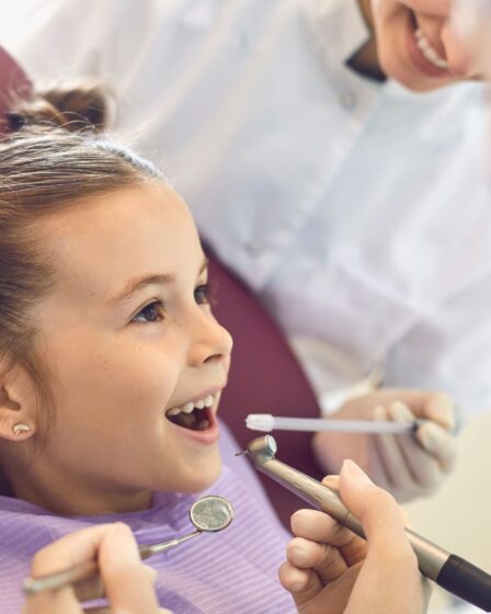 3 manieren om de tandarts leuk te maken voor je kind